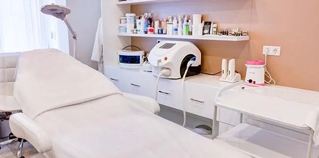 Як вибрати візок для косметолога